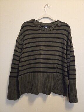 Gap 24/7 Split Hem Crew Neck Striped Sweater